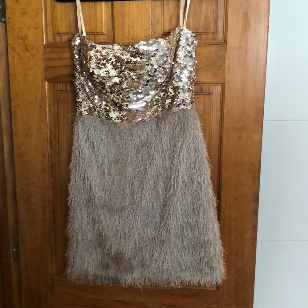 Beautiful sequins gold dress UK SIZE 14